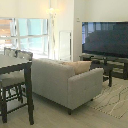 Suites On Simcoe Toronto Zewnętrze zdjęcie